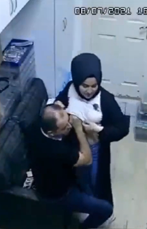 Nonton Film Terekam CCTV Bos Menerima Karyawan Hijab Setelah Mau Dilecehkan Terbaru Nonton Film Terekam CCTV Bos Menerima Karyawan Hijab Setelah Mau Dilecehkan Terbaru