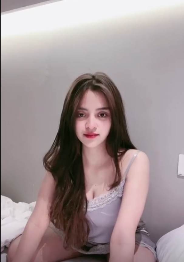 Nonton Film Hella Ayang Cantik Gigit Bibir Ebot Santuy Terbaru Nonton Film Hella Ayang Cantik Gigit Bibir Ebot Santuy Terbaru